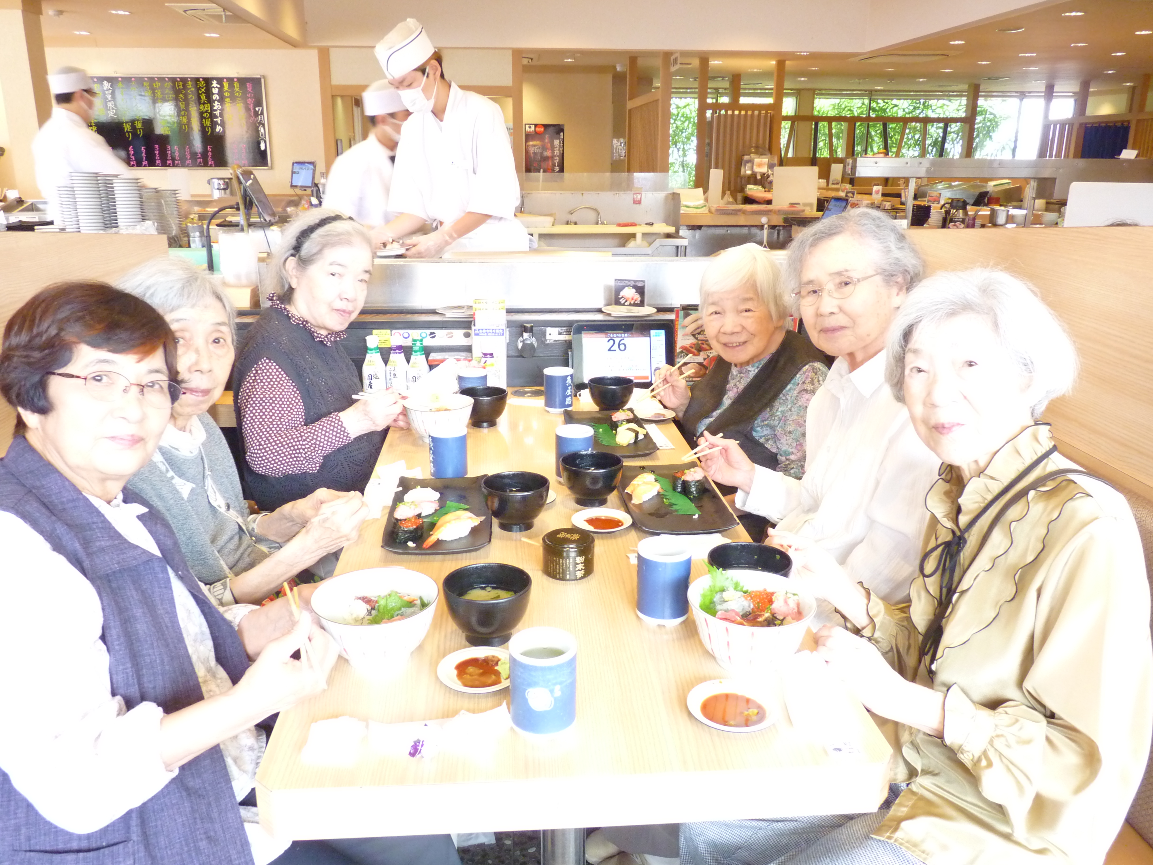 おいしいお寿司に舌鼓。