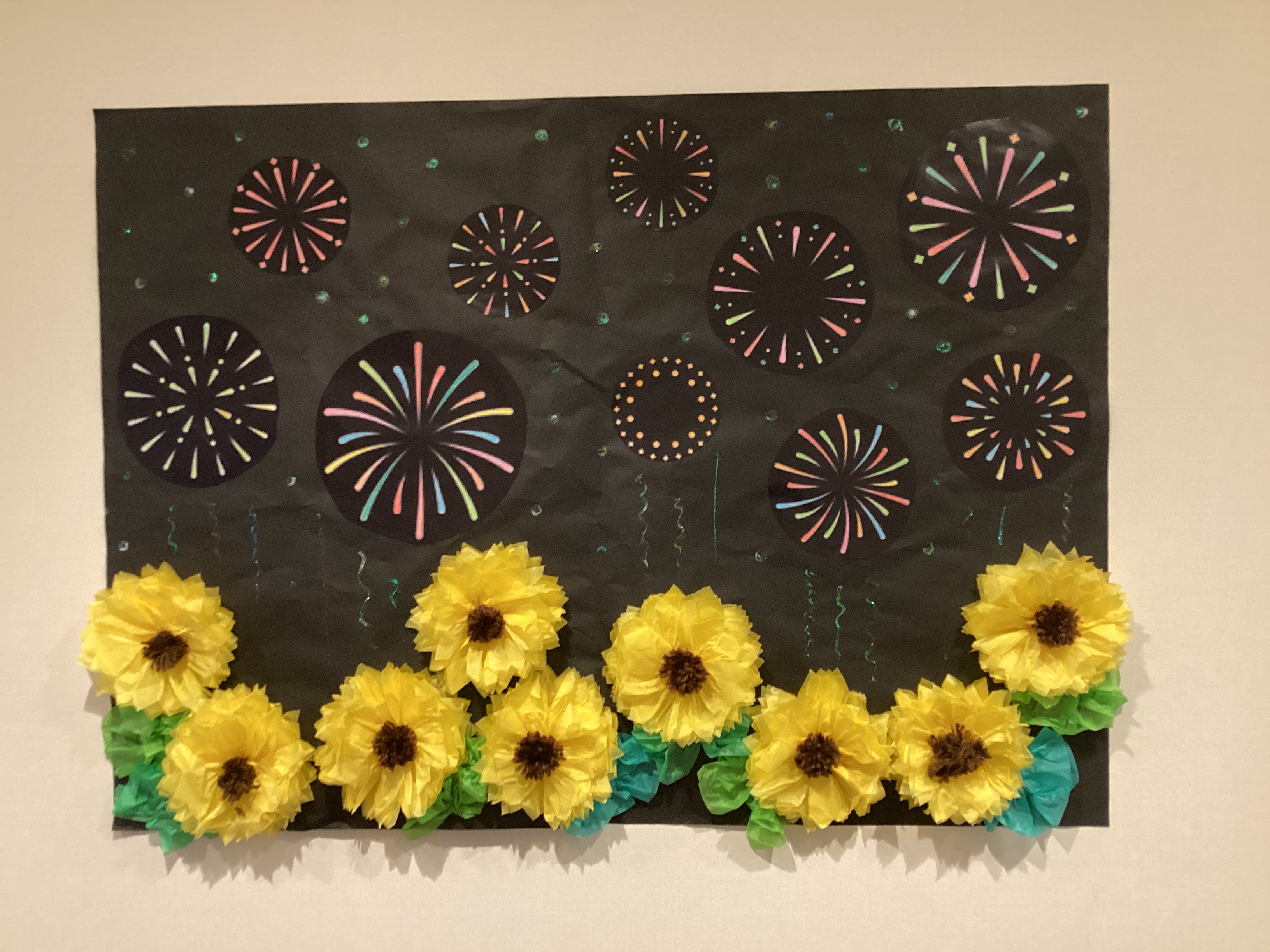 8月の壁面飾り🌻🎆