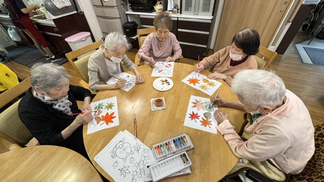 絵の具で塗り絵(^^♪